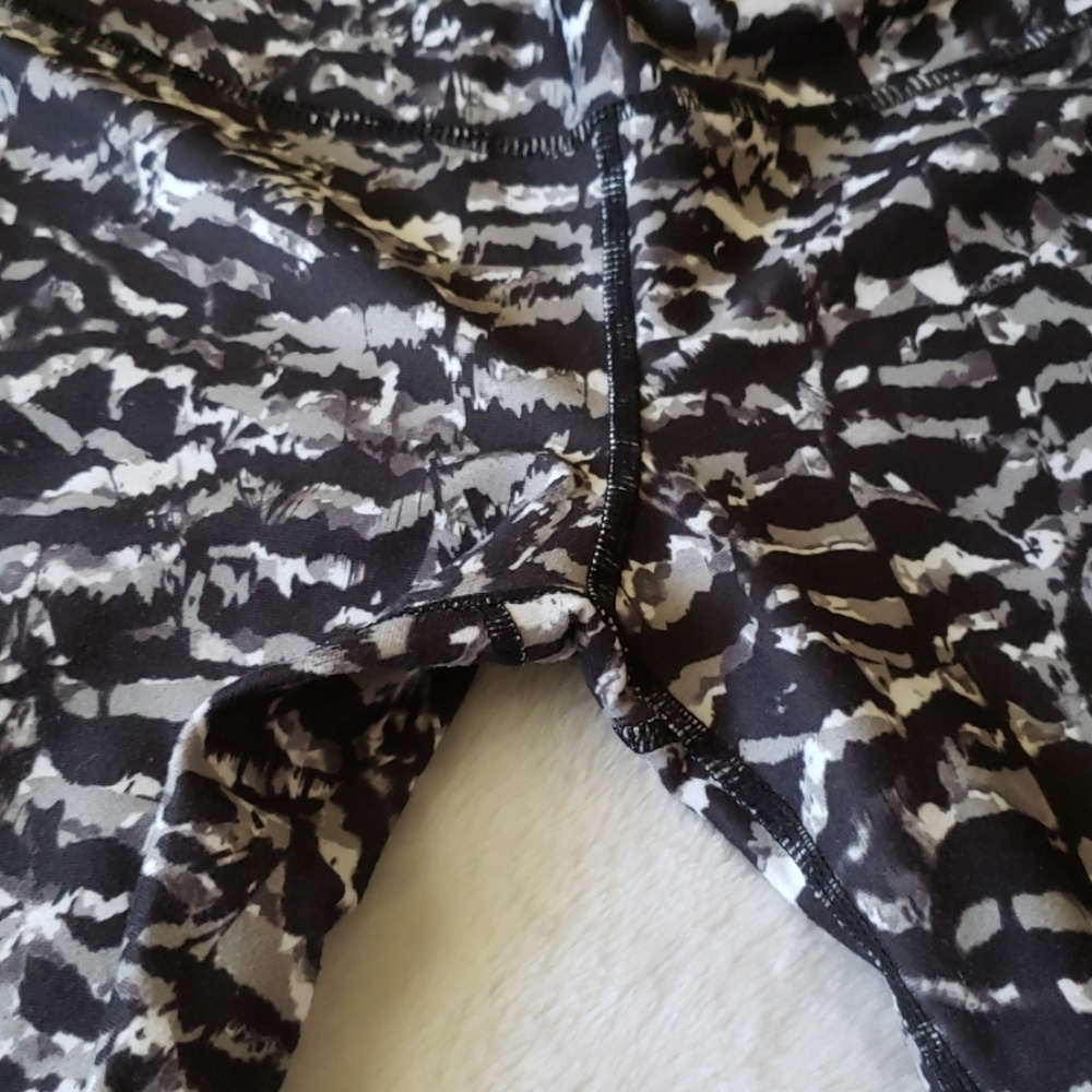 Fabletics - Picture 2 of 3